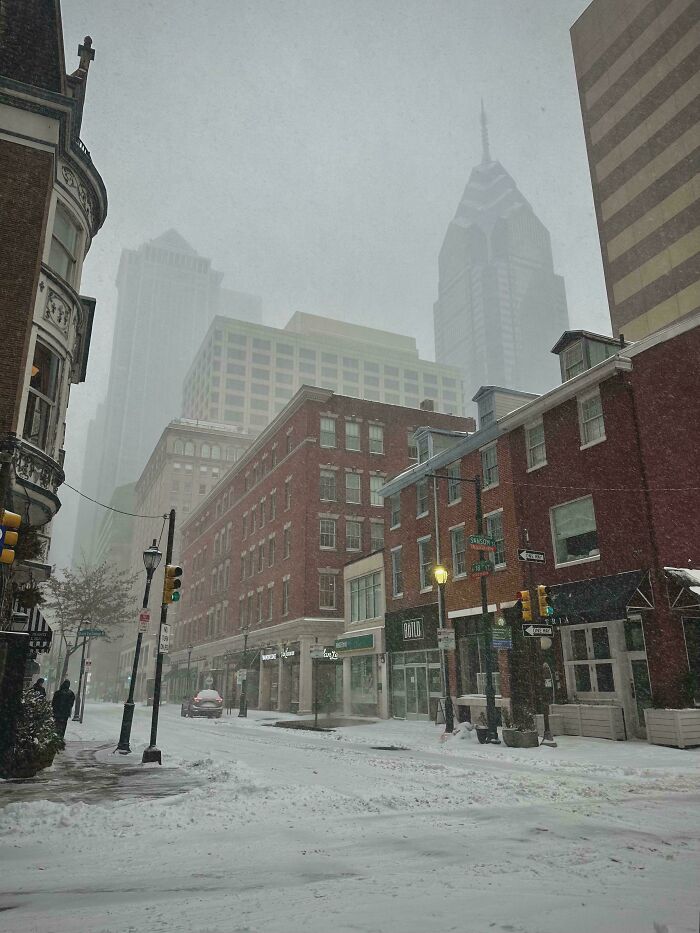 94 Photos Of A Snowstorm Hitting The U.S. That Might Make You Want To Hibernate
