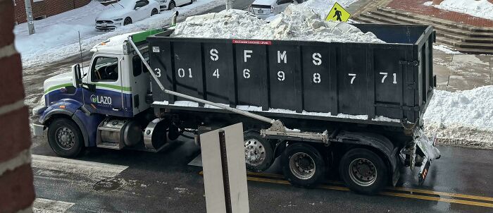 94 Photos Of A Snowstorm Hitting The U.S. That Might Make You Want To Hibernate