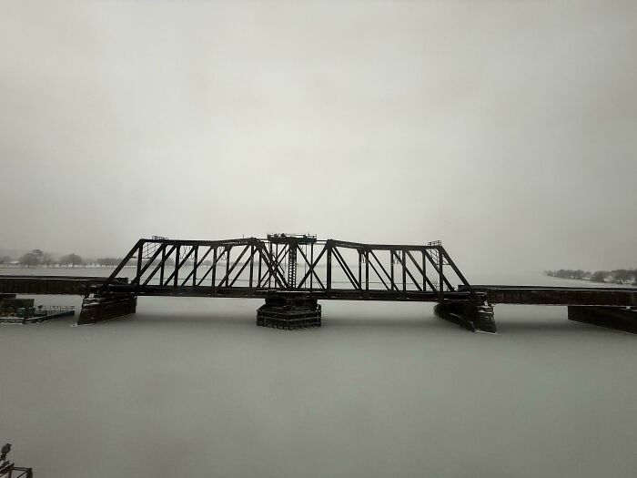 94 Photos Of A Snowstorm Hitting The U.S. That Might Make You Want To Hibernate