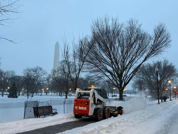 94 Photos Of A Snowstorm Hitting The U.S. That Might Make You Want To Hibernate