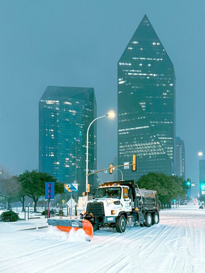 94 Photos Of A Snowstorm Hitting The U.S. That Might Make You Want To Hibernate