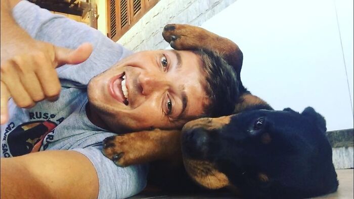 This Wild Vulture Bonded With A Human So Closely, Viewers Joke He&rsquo;s &ldquo;A Dog With Wings&rdquo; (23 Pics)