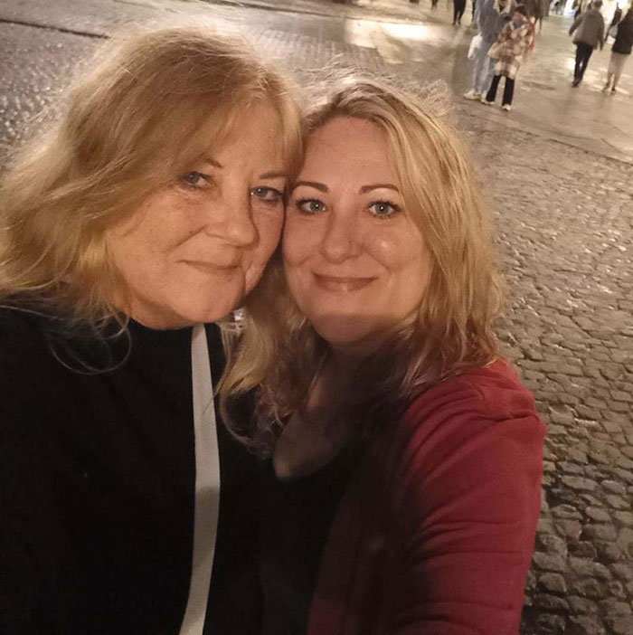 Lawyer, 44, Discovered Deceased On Transatlantic Flight After Falling Asleep On Mom’s Shoulder