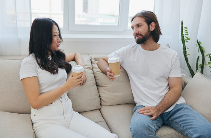 Woman Gets Suspicious And Texts Husband’s Best Friend Pretending To Be Him, She Falls Right Into Her Trap