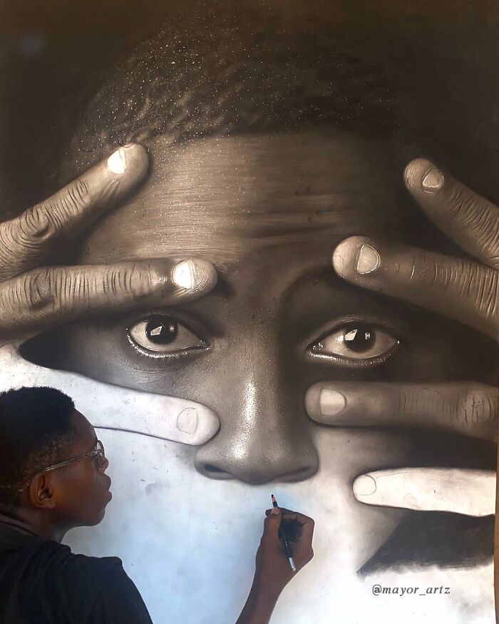 25 Behind-The-Scenes Photos Showing How This Artist’s Hyperrealistic Portraits Come To Life 25 Behind-The-Scenes Photos Showing How This Artist’s Hyperrealistic Portraits Come To Life