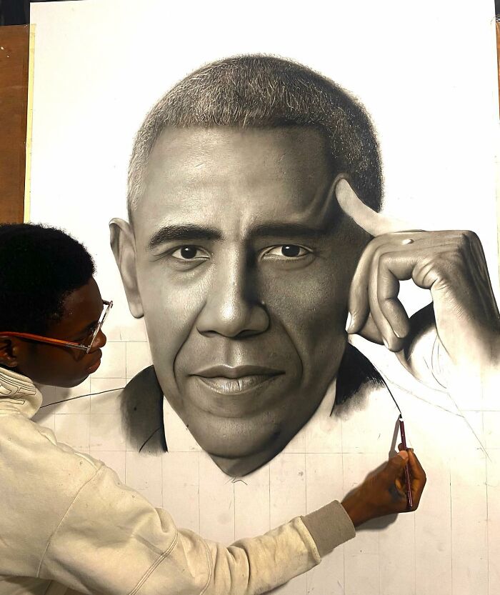 25 Behind-The-Scenes Photos Showing How This Artist’s Hyperrealistic Portraits Come To Life 25 Behind-The-Scenes Photos Showing How This Artist’s Hyperrealistic Portraits Come To Life