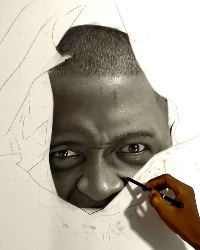 25 Behind-The-Scenes Photos Showing How This Artist’s Hyperrealistic Portraits Come To Life 25 Behind-The-Scenes Photos Showing How This Artist’s Hyperrealistic Portraits Come To Life