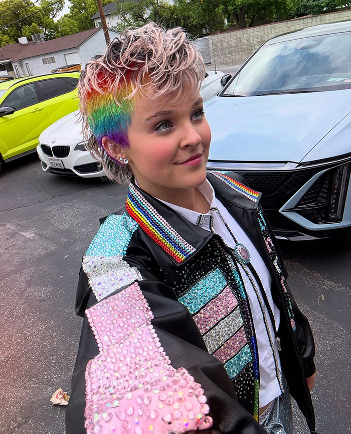 JoJo Siwa’s Latest Confession Stuns And Sparks Heated Reactions About Her Massive Transformation JoJo Siwa’s Latest Confession Stuns And Sparks Heated Reactions About Her Massive Transformation