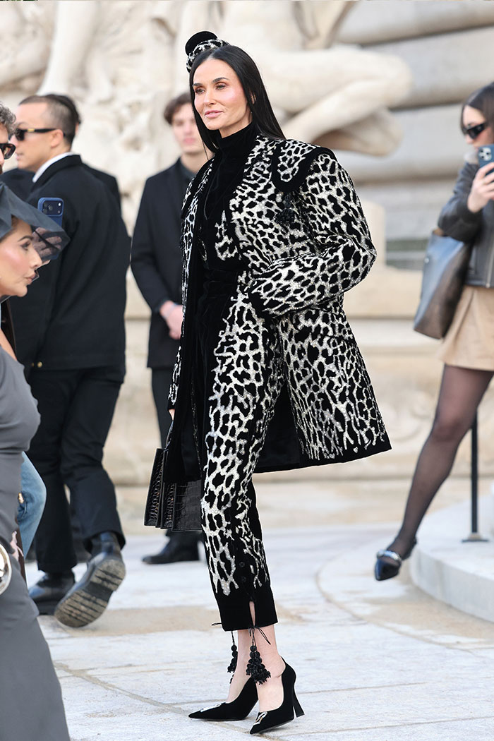 The 15 Worst Dressed Stars At Paris Fashion Week As Lauren Sanchez’s “Shein” Style Roasted
