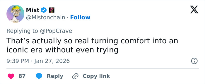 Ariana Grande Reveals Heartbreaking Reason She Used To Wear Big Sweatshirts And Thigh-High Boots Ariana Grande Reveals Heartbreaking Reason She Used To Wear Big Sweatshirts And Thigh-High Boots