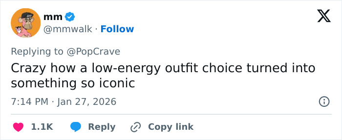 Ariana Grande Reveals Heartbreaking Reason She Used To Wear Big Sweatshirts And Thigh-High Boots Ariana Grande Reveals Heartbreaking Reason She Used To Wear Big Sweatshirts And Thigh-High Boots