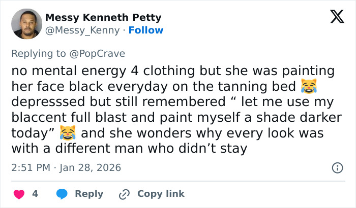 Ariana Grande Reveals Heartbreaking Reason She Used To Wear Big Sweatshirts And Thigh-High Boots Ariana Grande Reveals Heartbreaking Reason She Used To Wear Big Sweatshirts And Thigh-High Boots