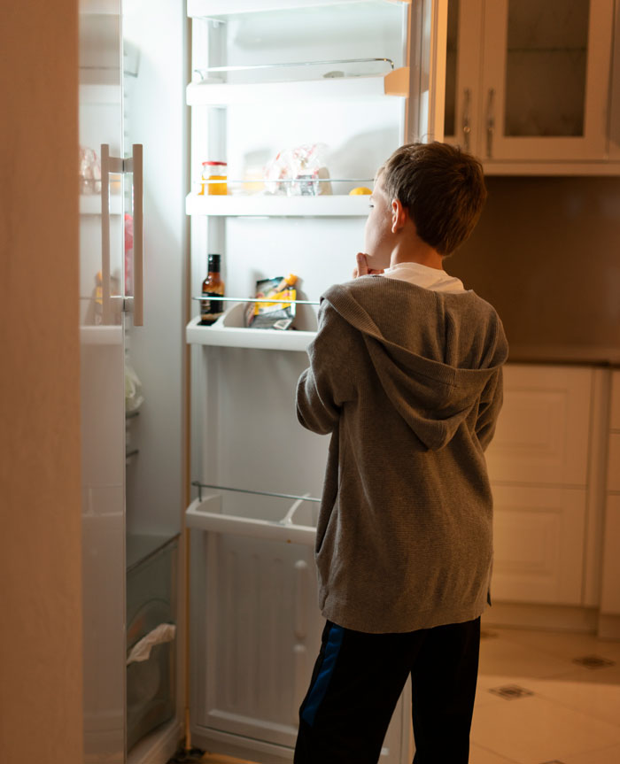 62 Childhood Experiences People Were Raised To Think Were Common