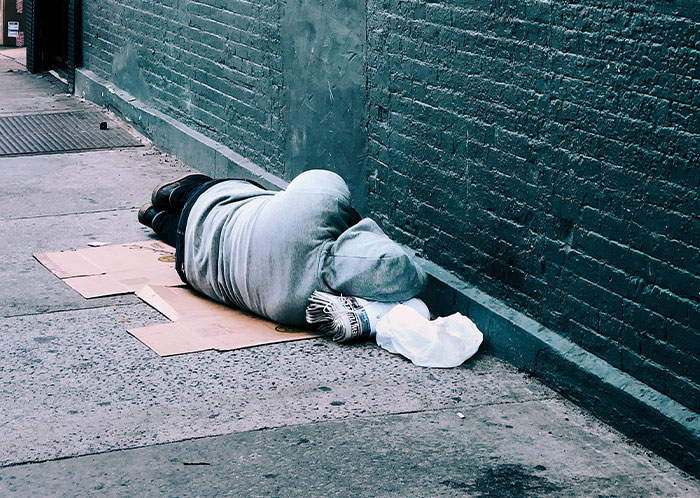 46 Homeless People Share The Most Horrifying Experiences They Had To Go Through