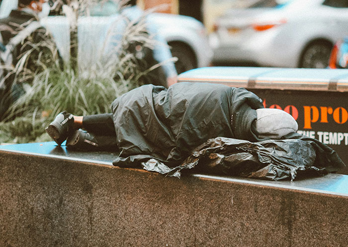 46 Homeless People Share The Most Horrifying Experiences They Had To Go Through