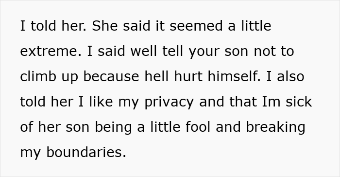 Lady Ignores Complaints About Her Son Climbing Fence, Person Takes Drastic Step To Protect Privacy Lady Ignores Complaints About Her Son Climbing Fence, Person Takes Drastic Step To Protect Privacy