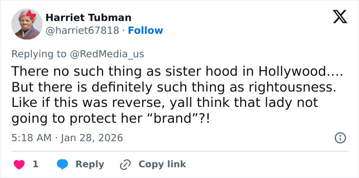 Ariana Grande Snubs Nicki Minaj Following Donald Trump Controversy Ariana Grande Snubs Nicki Minaj Following Donald Trump Controversy