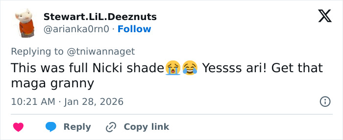 Ariana Grande Snubs Nicki Minaj Following Donald Trump Controversy Ariana Grande Snubs Nicki Minaj Following Donald Trump Controversy