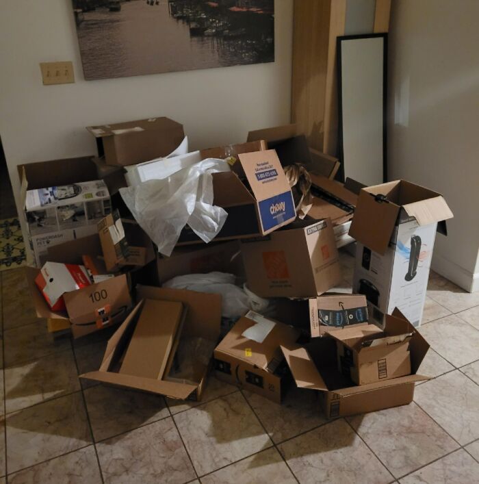 48 Jerks That Made Their Roommates Consider Working 5 Jobs Just To Live Alone (New Pics)