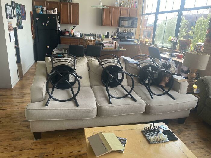 48 Jerks That Made Their Roommates Consider Working 5 Jobs Just To Live Alone (New Pics)