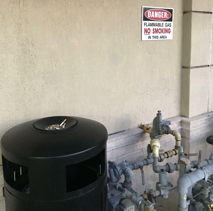 53 Work Moments So Reckless They Should Be Used In Safety Videos (New Pics) 53 Work Moments So Reckless They Should Be Used In Safety Videos (New Pics)