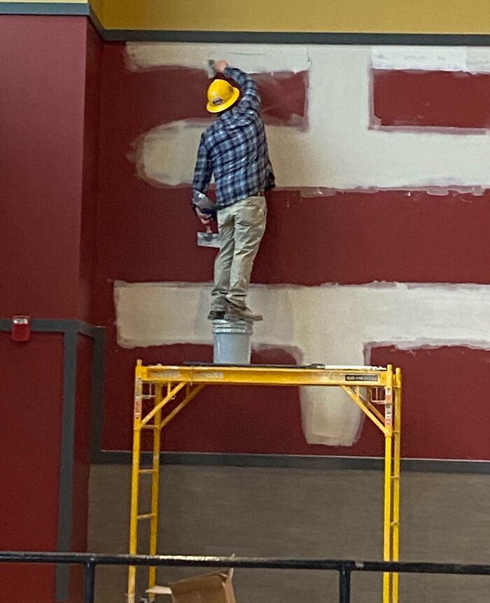 53 Work Moments So Reckless They Should Be Used In Safety Videos (New Pics) 53 Work Moments So Reckless They Should Be Used In Safety Videos (New Pics)