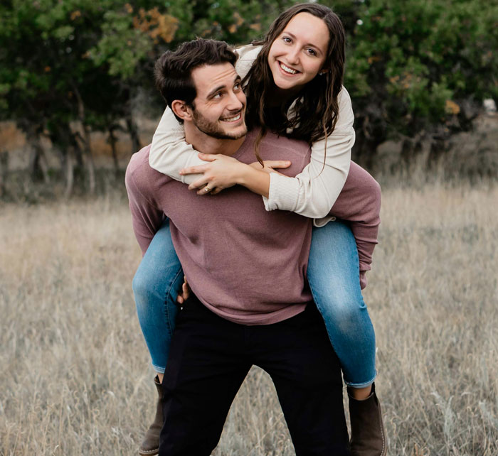 Man Begs GF To Give Him A Second Chance After He Lied About Who Is Going With Him On A Trip