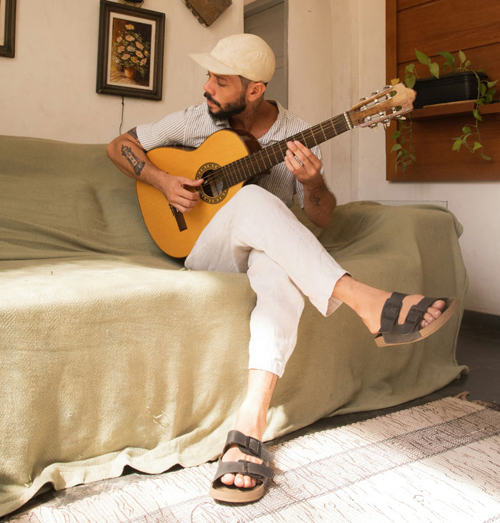 “It’s Always The Phone”: 71 Little Things That Suddenly Made Sense Once The Cheating Came Out “It’s Always The Phone”: 71 Little Things That Suddenly Made Sense Once The Cheating Came Out