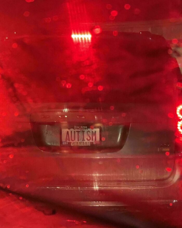 50 Completely Unremarkable Photos That Have No Business Being This Entertaining (New Pics)