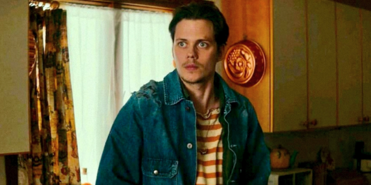 Bill Skarsg&aring;rd as Mickey in Villains