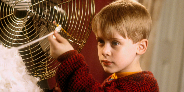 Macaulay Culkin in Home Alone (1990)
