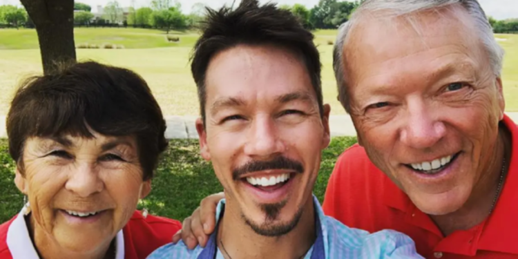 david bromstad with his parents