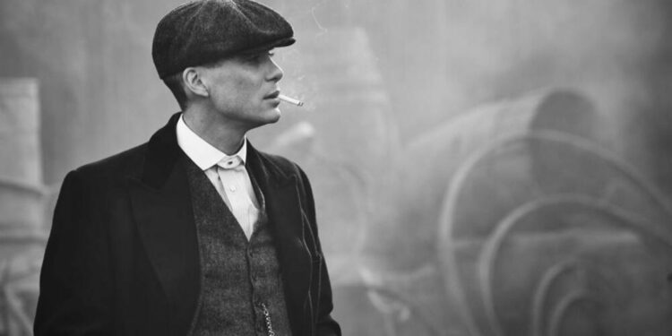thomas shelby smoking scene from peaky blinders