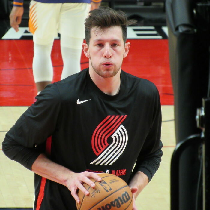 Celebrity Birthdays Today, February 1, 2026