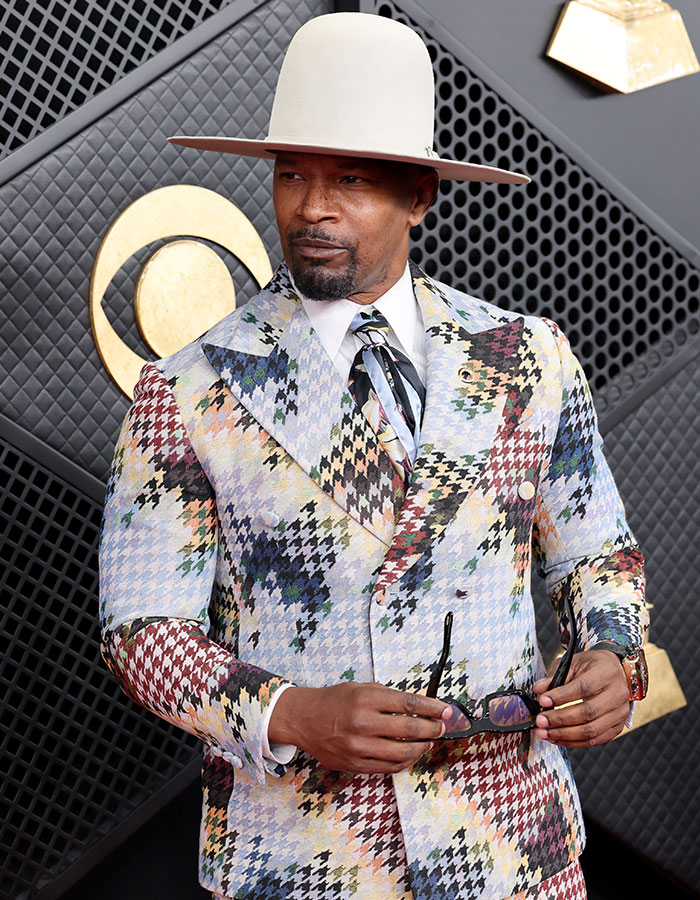 Jamie Foxx’s Grammy Red Carpet Weird Moment With Chappell Roan Goes Viral Jamie Foxx’s Grammy Red Carpet Weird Moment With Chappell Roan Goes Viral