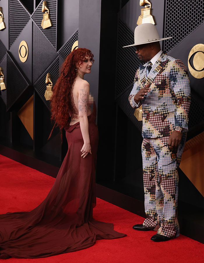 Jamie Foxx’s Grammy Red Carpet Weird Moment With Chappell Roan Goes Viral Jamie Foxx’s Grammy Red Carpet Weird Moment With Chappell Roan Goes Viral
