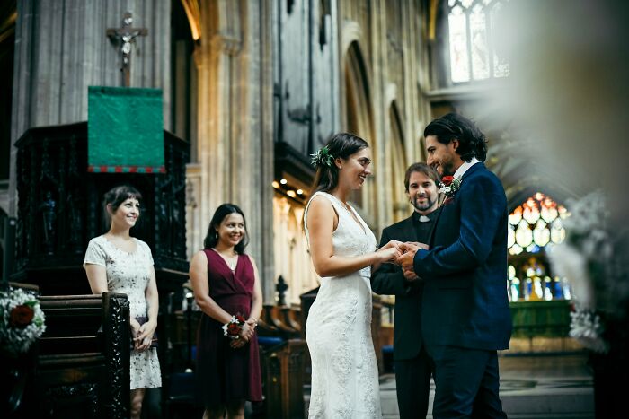 52 Stories About Betrayals That Ended The Longest Friendships People Had 52 Stories About Betrayals That Ended The Longest Friendships People Had