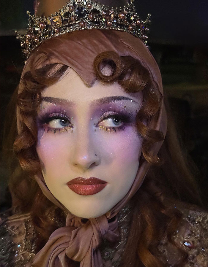 Body Language Expert Analyzes Chappell Roan’s Grammys 2026 Appearance After Bold Look Got Slammed