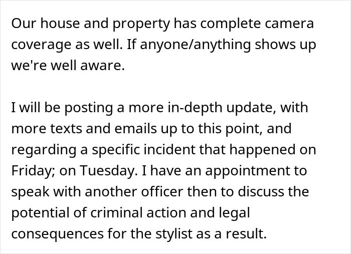 Woman Shares An Absolutely Crazy Story About Her Hair Stylist After Finding A Weird ‘Shrine’ For Her Hair Woman Shares An Absolutely Crazy Story About Her Hair Stylist After Finding A Weird ‘Shrine’ For Her Hair