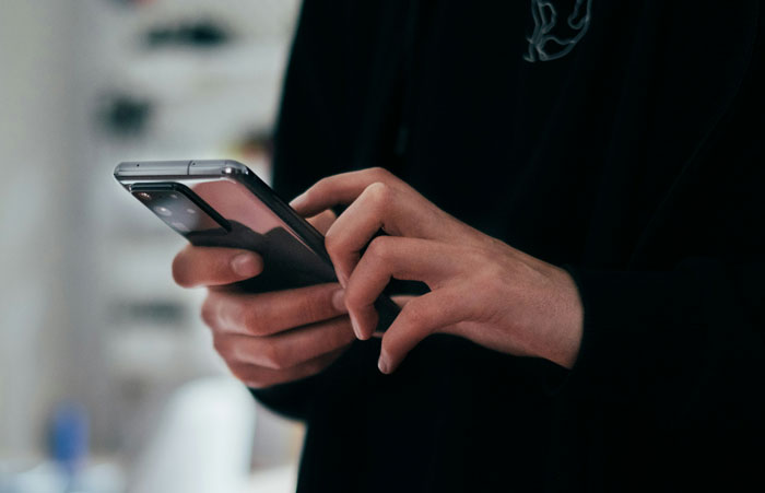 Woman Shares An Absolutely Crazy Story About Her Hair Stylist After Finding A Weird ‘Shrine’ For Her Hair Woman Shares An Absolutely Crazy Story About Her Hair Stylist After Finding A Weird ‘Shrine’ For Her Hair