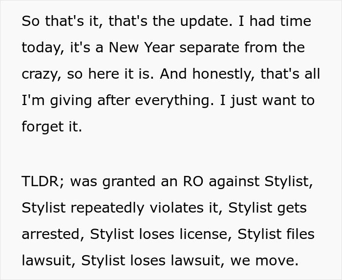 Woman Shares An Absolutely Crazy Story About Her Hair Stylist After Finding A Weird ‘Shrine’ For Her Hair Woman Shares An Absolutely Crazy Story About Her Hair Stylist After Finding A Weird ‘Shrine’ For Her Hair