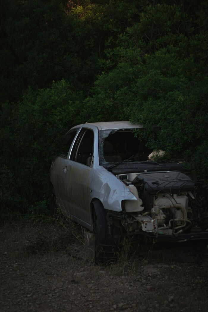 I Tried To Buy A $1,500 Van After An Accident, And It Turned Into A Legal Nightmare