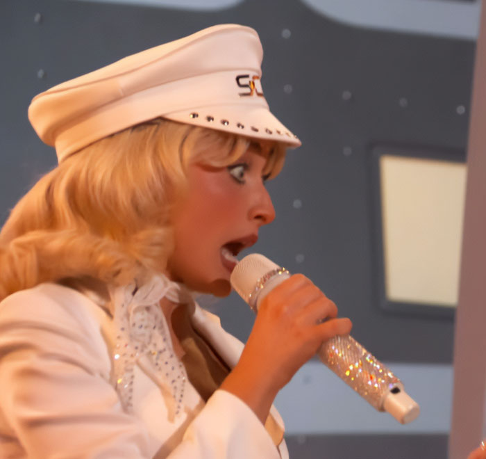 Sabrina Carpenter Slammed As “Stupid And Cruel” Over Her 2026 Grammys Performance