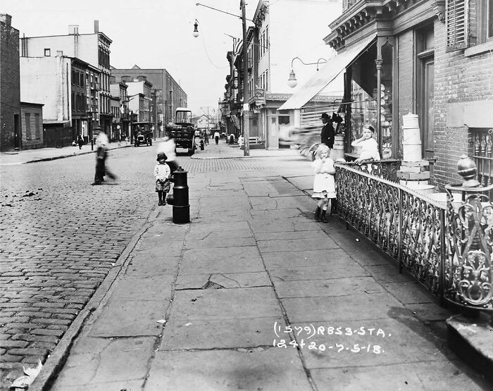 100 Historical And Modern Photos That Reveal How New York Has Changed 100 Historical And Modern Photos That Reveal How New York Has Changed