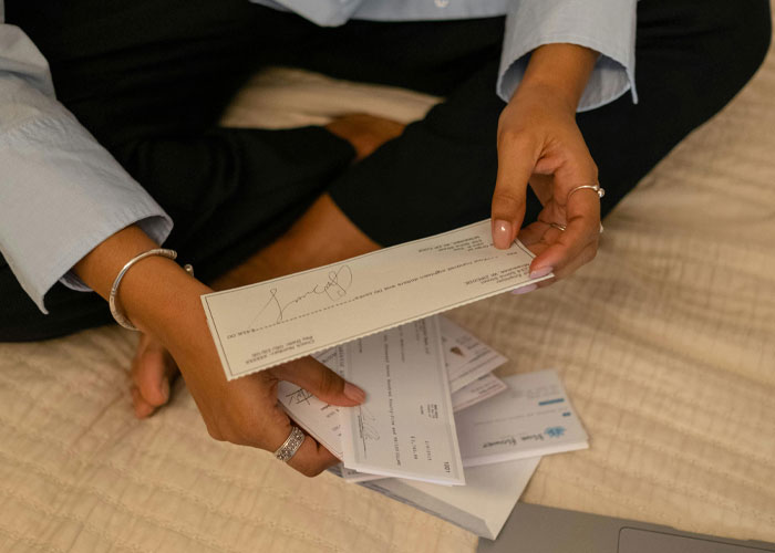 Woman Considers Going No-Contact With Mom After She Comes For Her $150k Lawsuit Payout: &ldquo;I Gave Her Life&rdquo;