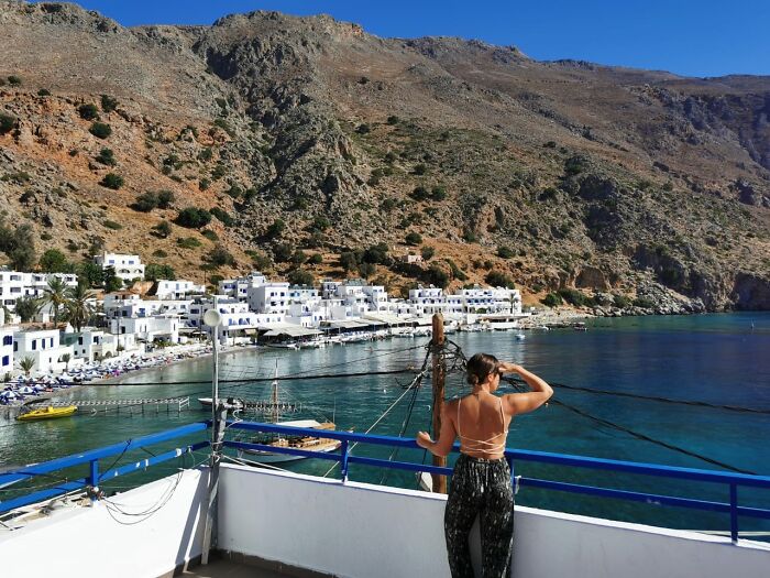 Living Out Of A Suitcase For 7 Years Made Me Question Everything Western Society Calls A “Successful” Life