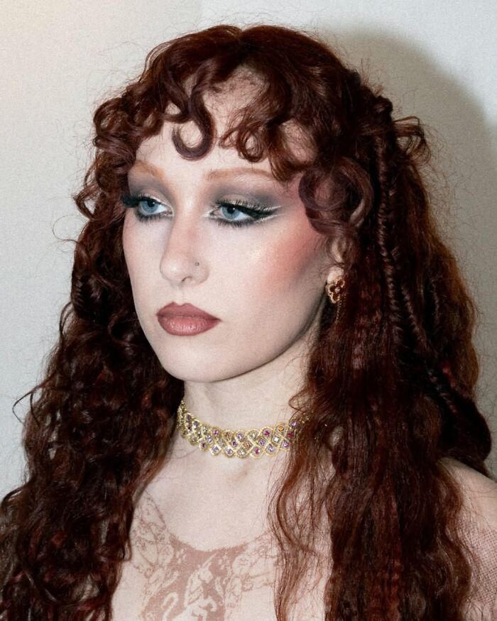 Chappell Roan’s Makeup Artist Finally Reveals The Truth Behind Her Controversial Grammys Dress Chappell Roan’s Makeup Artist Finally Reveals The Truth Behind Her Controversial Grammys Dress