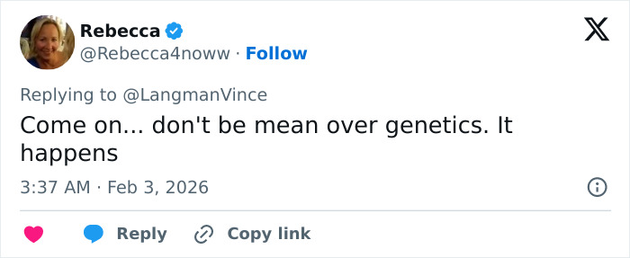 “Needs To See A Doctor”: Odd Detail In Kelly Osbourne Photo Sparks Fan Concern