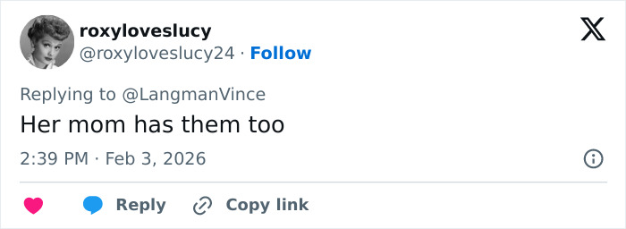 “Needs To See A Doctor”: Odd Detail In Kelly Osbourne Photo Sparks Fan Concern