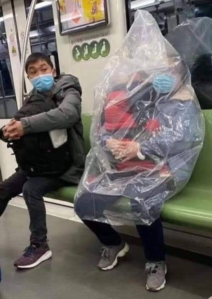 44 Hilariously Unhinged Photos That Summarize The Peak Of Covid Lockdown Madness